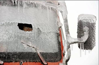 Illustration for article titled Quick reminder for driving in snow